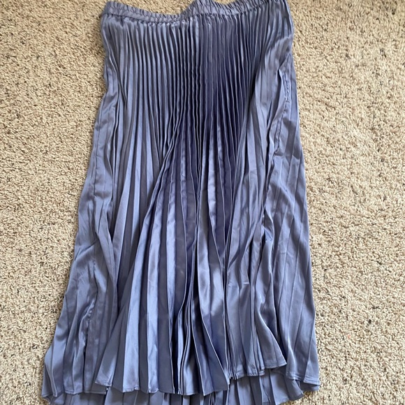 SOLD Bnwt Pleated Midi Skirt - Picture 6 of 8